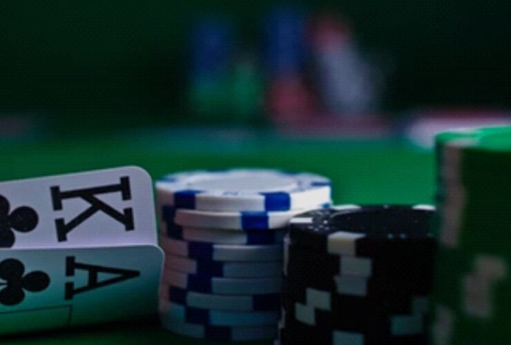 Hold'em or PLO Which Poker Game is Right for You